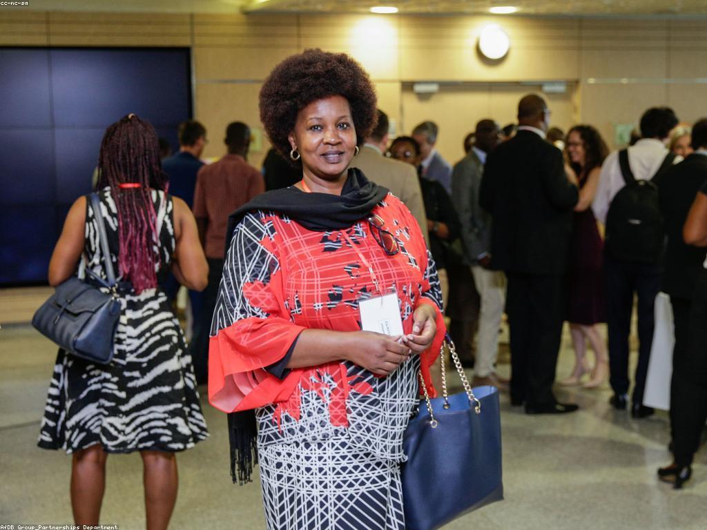 ឱកាសអាជីពនិងការងារនៅក្នុងសង្គមខ្មែរ